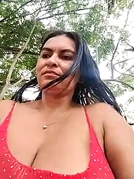 Snapshot of Horny-Mommy-Dirty chatting on March 6, 2025, 7:54 pm Horny-Mommy-Dirty online show from March 6, 2025, 7:54 pm