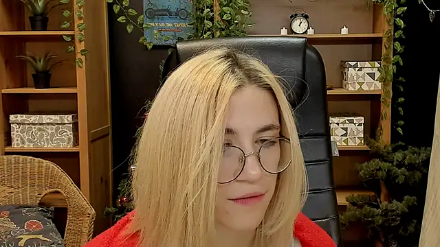 Moon13152 online show from January 26, 2025, 2:45 am