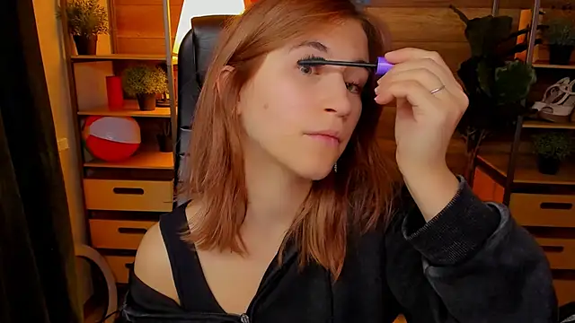 Moon13152 online show from September 26, 2025, 8:57 pm