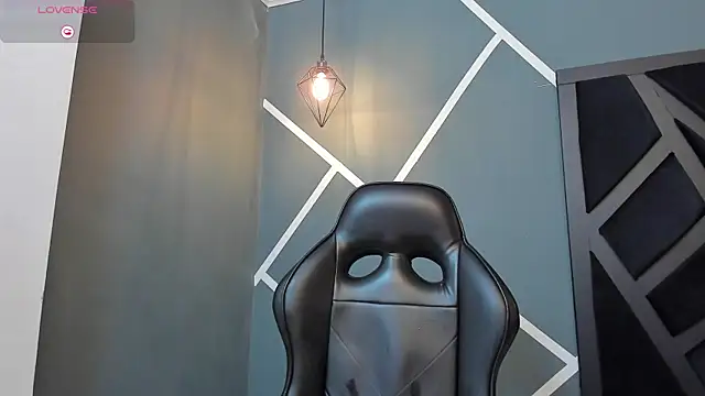 Yeiko Romero  online show from January 11, 2025, 11:35 pm