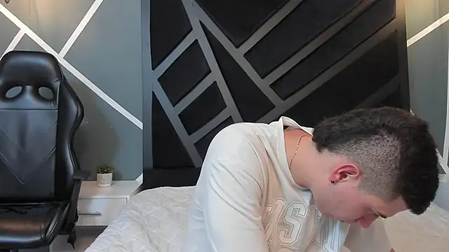 Yeiko Romero  online show from January 21, 2025, 5:20 pm