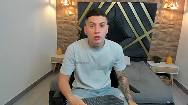 Yeiko Romero  online show from February 8, 2025, 5:18 pm