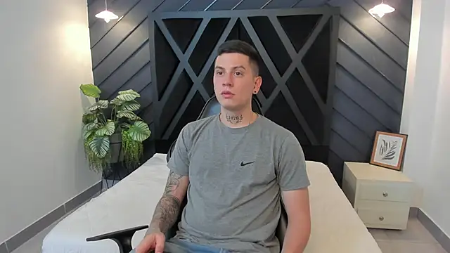 Yeiko Romero  online show from February 13, 2025, 5:11 pm