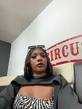 TIFFANYYSTAR online show from October 23, 2025, 1:54 pm