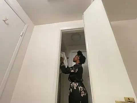 wynterheat online show from January 26, 2025, 2:14 am