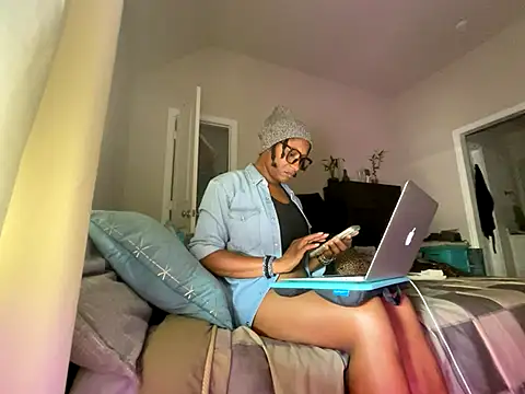 wynterheat online show from September 10, 2025, 8:53 pm