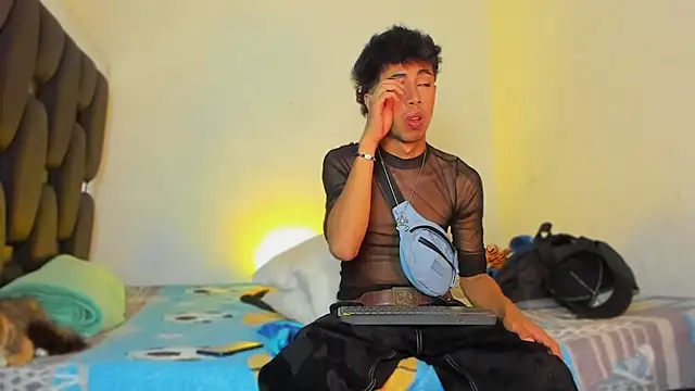 RyanRizzo online show from November 13, 2025, 8:24 am