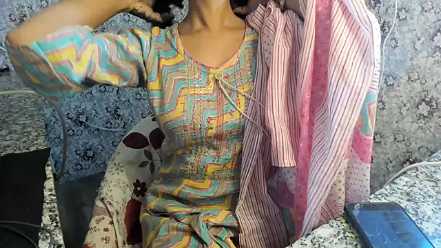 aarjulove online show from March 11, 2025, 5:46 pm