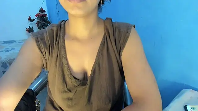 aarjulove online show from April 9, 2026, 12:43 pm