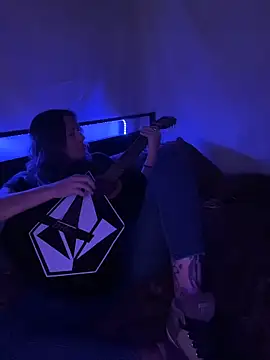 Snapshot of SummerV91 chatting on March 5, 2026, 4:30 am SummerV91 online show from March 5, 2026, 4:30 am