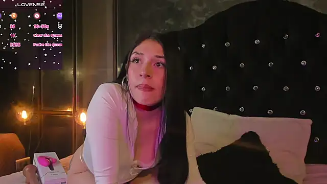 Zowi Hottiee online show from September 30, 2025, 2:27 am