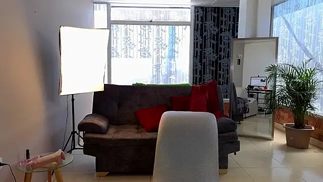 camil milfdream online show from January 18, 2025, 5:37 pm