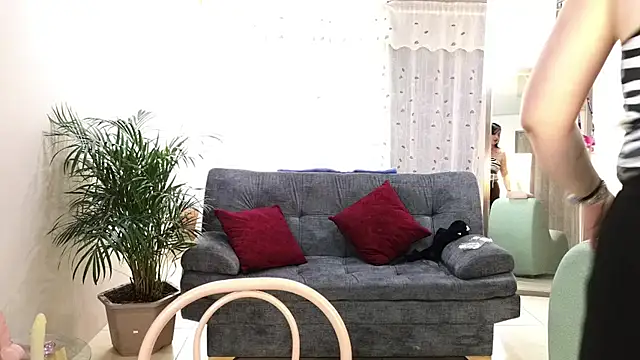 camil milfdream online show from February 28, 2025, 1:58 pm