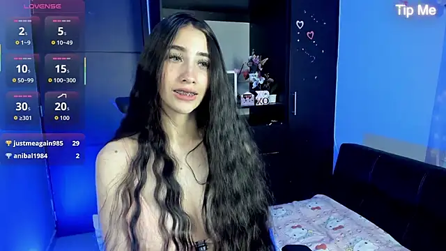 Snapshot of Emilytafur chatting on July 18, 2026, 12:48 am Emilytafur online show from July 18, 2026, 12:48 am