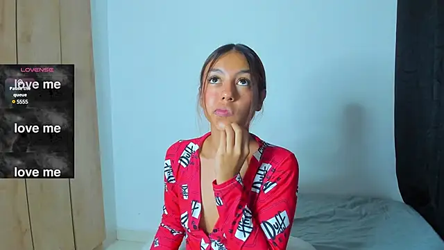 violet casper  online show from December 12, 2024, 11:18 am