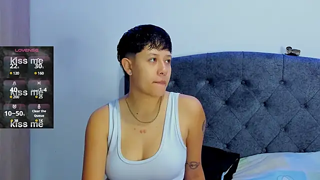 violet casper  online show from February 5, 2025, 10:19 am