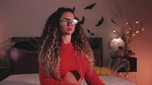 Denise Garciia online show from October 31, 2025, 12:28 pm