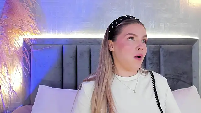 GaiaBaker online show from October 20, 2025, 2:06 pm