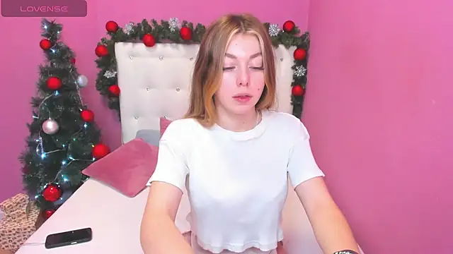 MollyMeltorr online show from December 21, 2024, 4:19 am