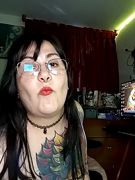 l1la Rav3n online show from February 5, 2026, 2:16 am