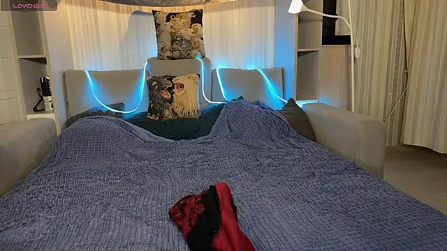 dollfromvenus online show from March 26, 2026, 9:20 pm