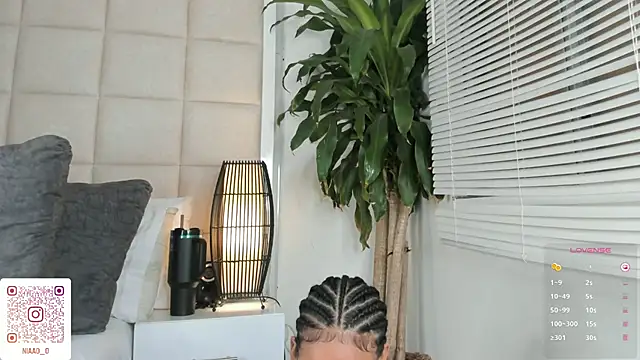 Nia Bunny online show from February 4, 2025, 5:12 pm