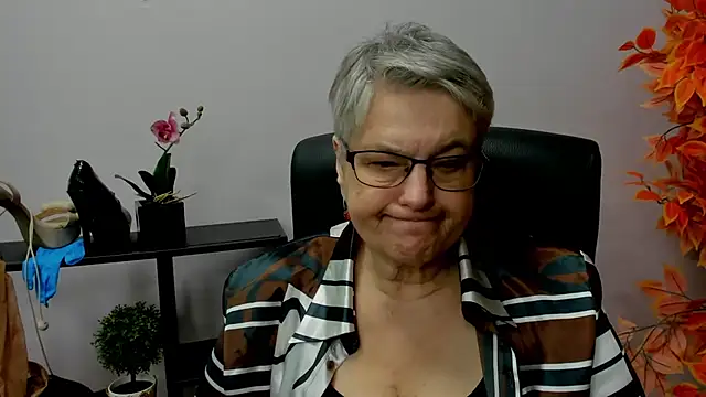 IrisDream online show from December 18, 2024, 10:51 am