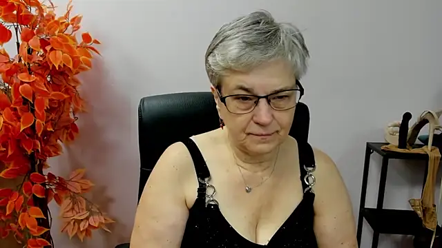 IrisDream online show from October 16, 2025, 6:14 am