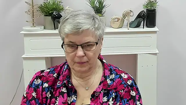 IrisDream online show from March 9, 2026, 7:01 am