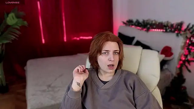 FoxyRayy online show from November 25, 2025, 9:09 am