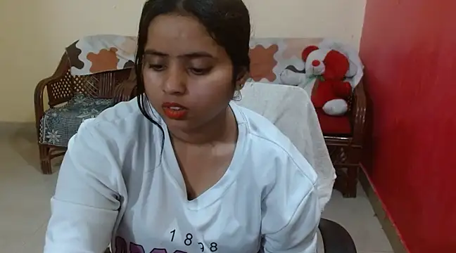 Snapshot of Amandaliss chatting on February 28, 2025, 4:54 am Amandaliss online show from February 28, 2025, 4:54 am