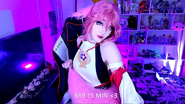 Snapshot of Aki__Ra chatting on July 30, 2026, 7:57 pm Aki Ra online show from July 30, 2026, 7:57 pm