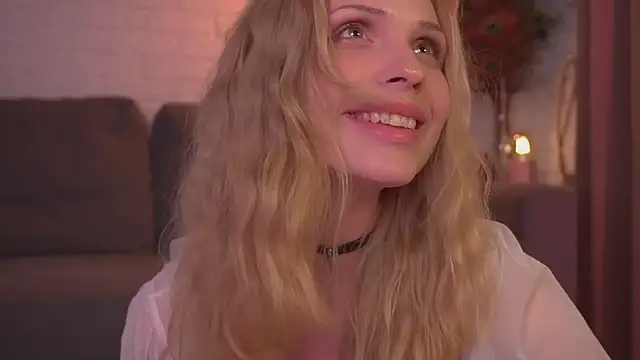 Snapshot of divinelights chatting on March 18, 2025, 10:04 pm divinelights online show from March 18, 2025, 10:04 pm