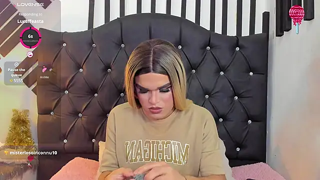 AllisonsweetZ online show from February 5, 2025, 7:42 pm