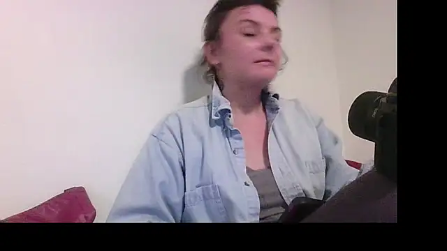 Snapshot of Phoenixmonroe0810 chatting on December 8, 2024, 2:49 am Phoenixmonroe0810 online show from December 8, 2024, 2:49 am