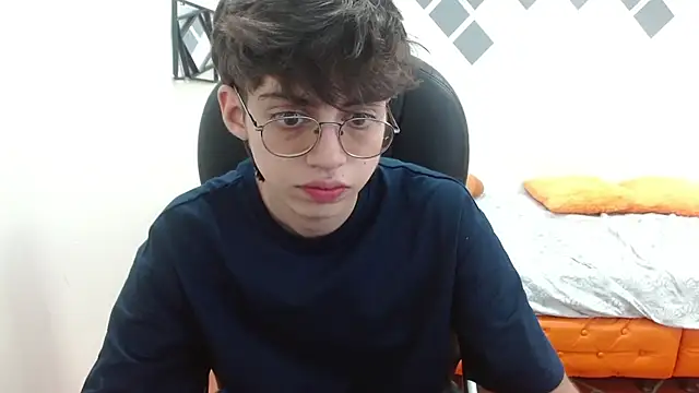 jhoellx online show from December 26, 2024, 7:05 pm