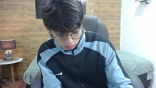 jhoellx online show from January 21, 2025, 12:29 pm