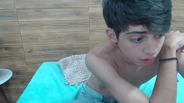 jhoellx online show from February 5, 2025, 4:14 pm