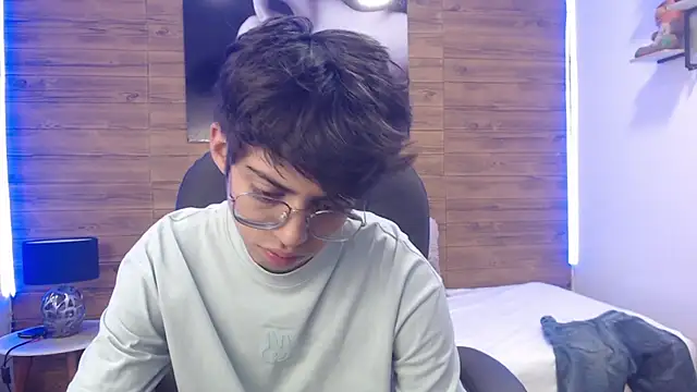 jhoellx online show from March 4, 2025, 12:33 pm