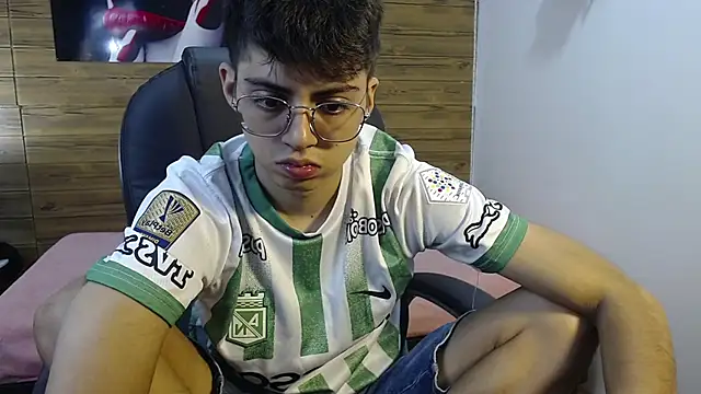 jhoellx online show from September 22, 2025, 7:27 pm