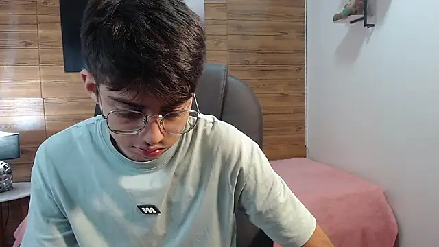 jhoellx online show from October 4, 2025, 8:18 pm