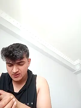 boy 3835 online show from March 13, 2025, 1:29 pm