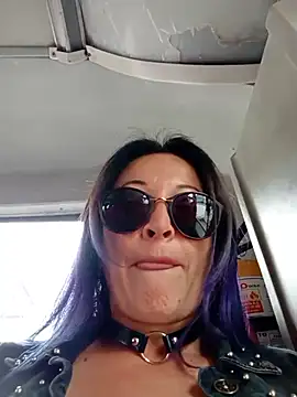 sophie banger online show from October 3, 2025, 5:43 pm