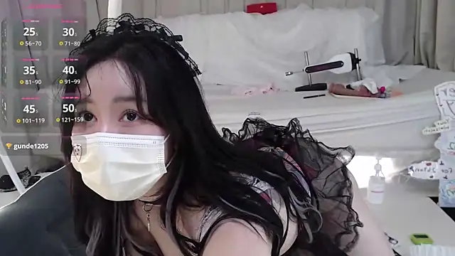 2hyun online show from March 21, 2025, 11:12 am