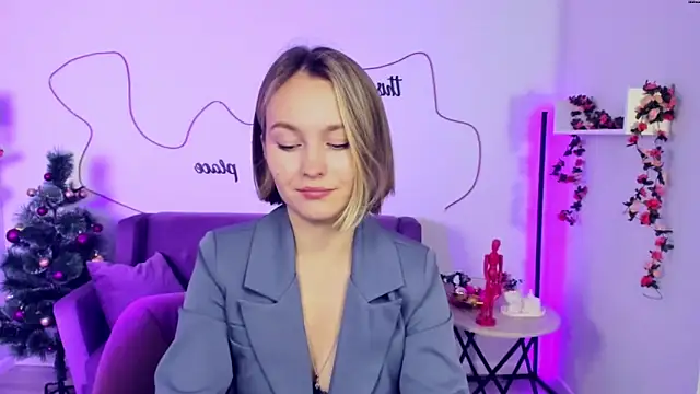 BritnieCute online show from December 26, 2024, 5:58 am