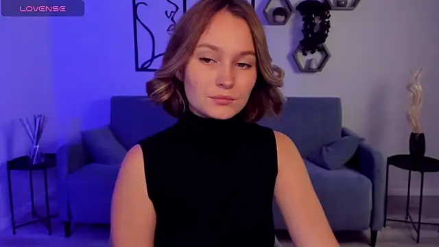 BritnieCute online show from October 7, 2025, 4:53 am