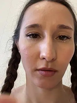 cutte dora online show from February 26, 2025, 1:52 pm