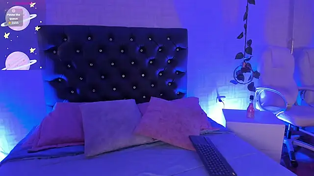 Snapshot of ZoeHarris chatting on February 10, 2026, 12:20 pm ZoeHarris online show from February 10, 2026, 12:20 pm