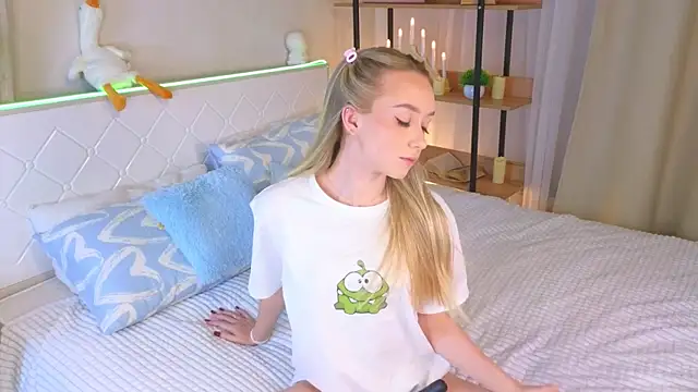 HollisBeckett online show from February 5, 2025, 12:17 pm