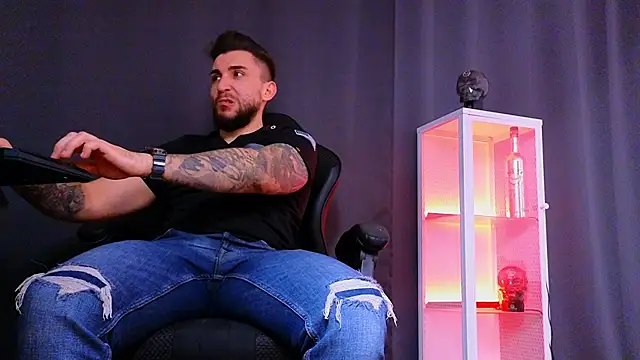 MightyAaron66 online show from March 5, 2025, 4:24 pm